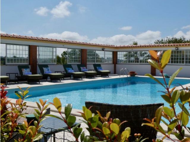 HERDADE COM 10 QUARTOS E PISCINA PERTO DE CALDAS DA RAINHA