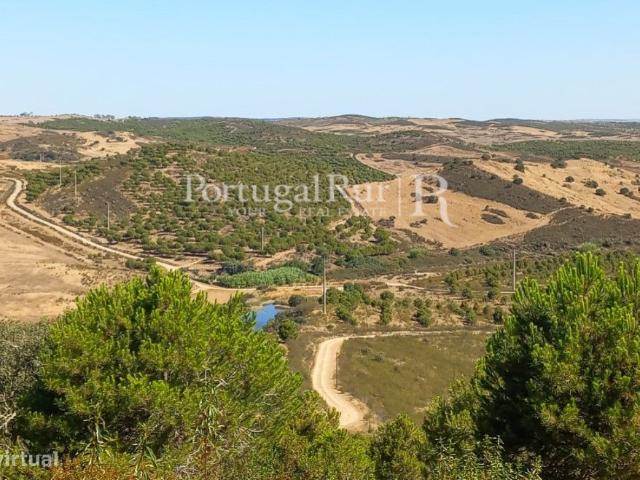Herdade com 121 hectares e Monte Habitvel Mrtola
