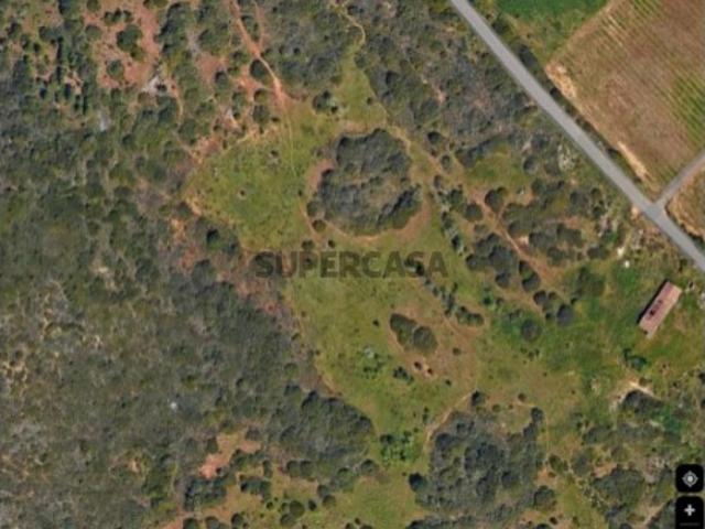 Herdade com 28ha com ruina para reconstuir ate 300mts