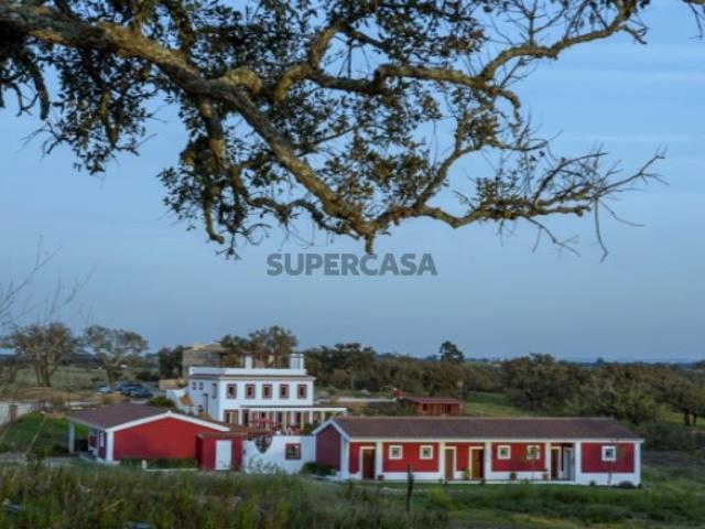 Herdade erm Santiago do Cacém com Hotel de Charme 4 Estrelas