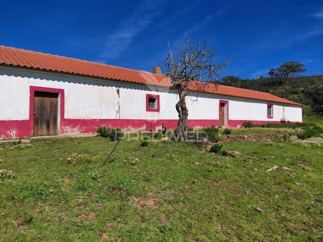 Herdade localizada em Sabóia,Odemira