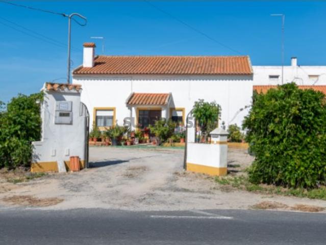 Herdade Única com Duas Casas e Anexos Próximo da Lagoa de Melides e da Comporta