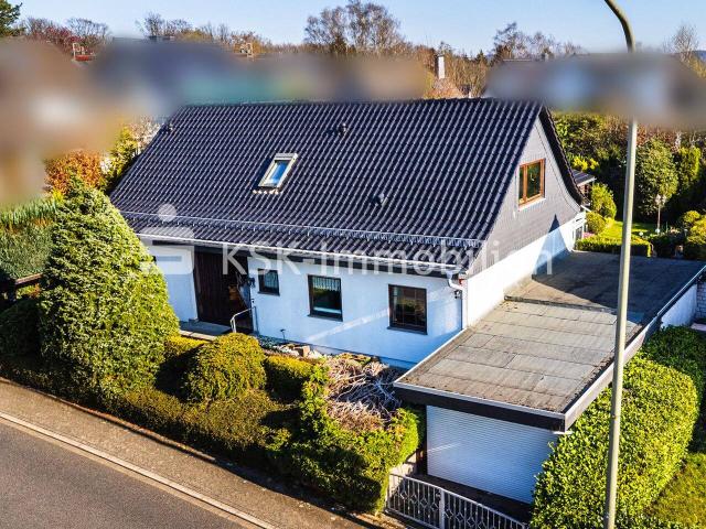 Hereinspaziert! Attraktives Einfamilienhaus mit Einliegerwohnung in begehrter Lage!