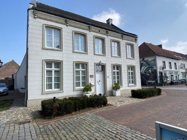 Herenhuis, halfvrijstaande woning te huur in Stevensweert