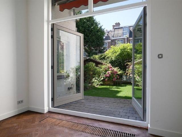 Herenhuis, tussenwoning te huur in Den Haag