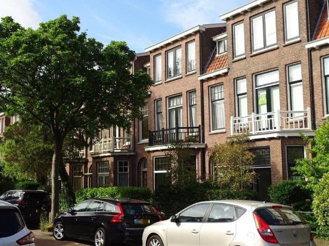 Herenhuis, tussenwoning te huur in Den Haag