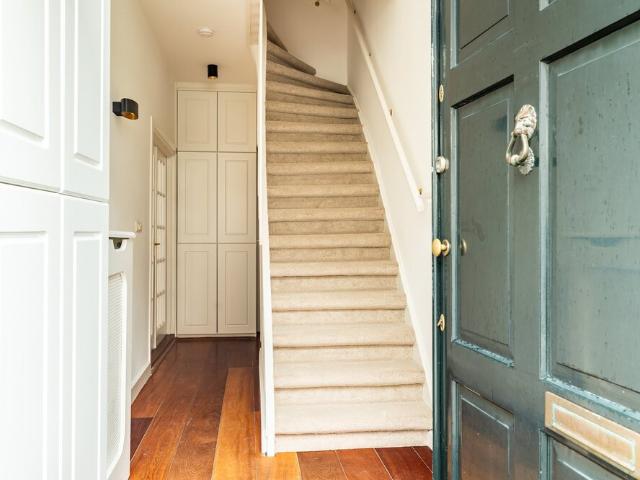 Herenhuis, tussenwoning te huur in Den Haag