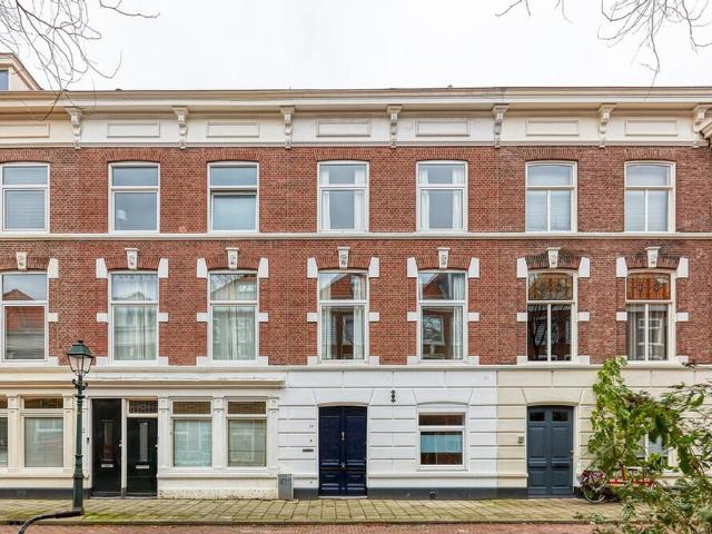 Herenhuis, tussenwoning te huur in Den Haag