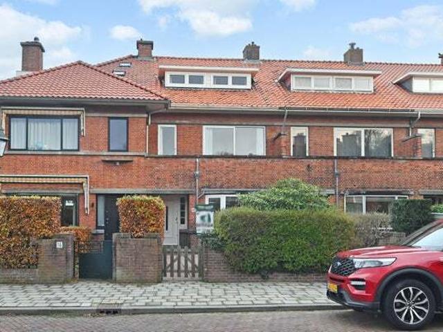Herenhuis, tussenwoning te huur in Den Haag