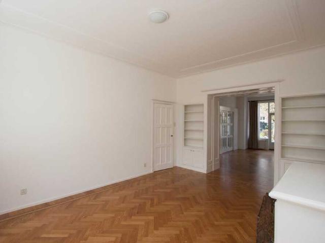 Herenhuis, tussenwoning te huur in Den Haag