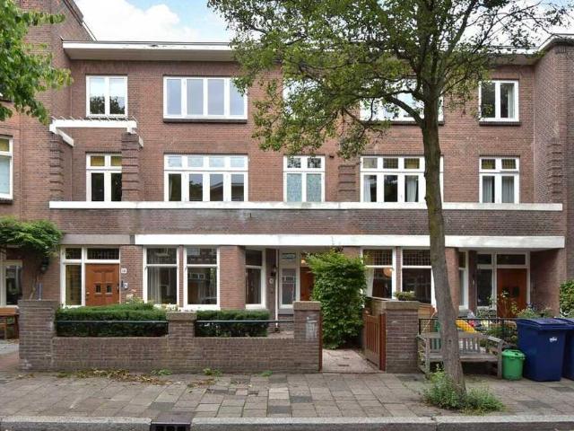 Herenhuis, tussenwoning te huur in Den Haag