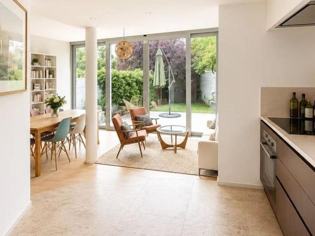 Herenwoning te huur in Ukkel voor € 4.000 met 5 slaapkamers