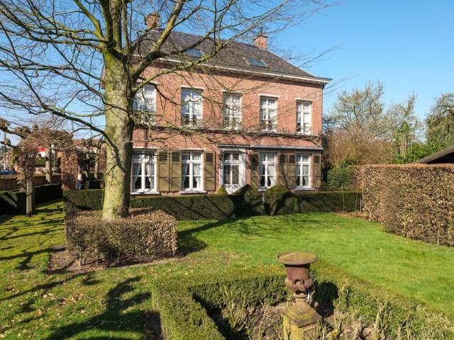 Herenwoning te koop voor 565000 euro met 4 slaapkamers