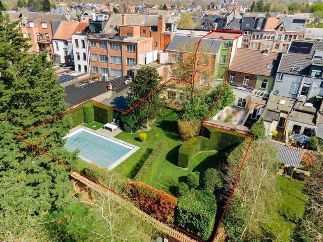 Herenwoning te koop voor 670000 euro met 6 slaapkamers