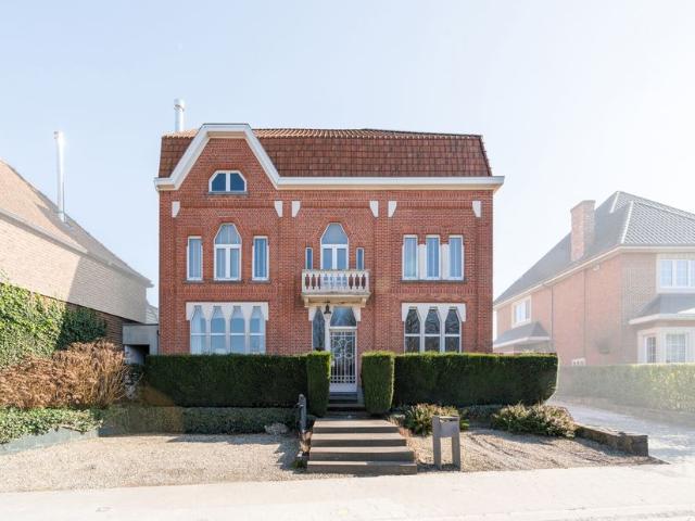 Herenwoning te koop voor 695000 euro met 4 slaapkamers