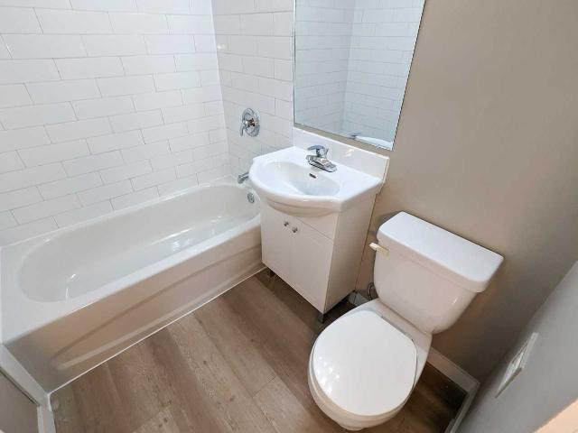 Heritage Trail Apartments 2 1 Bedroom Apartment for Rent at 9723 105 St Nw, Edmonton, AB T5K 1A1 Downtown Edmonton