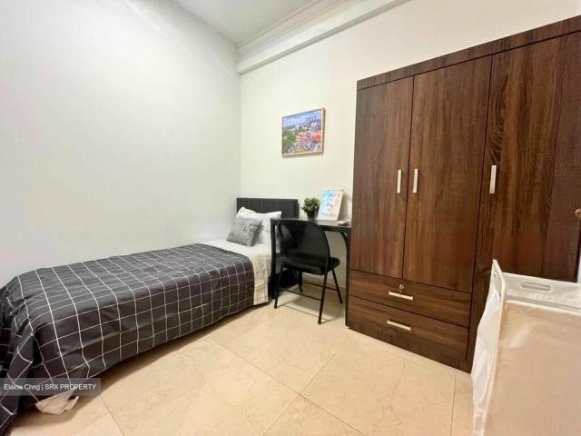 Heritage View D5, Condominium