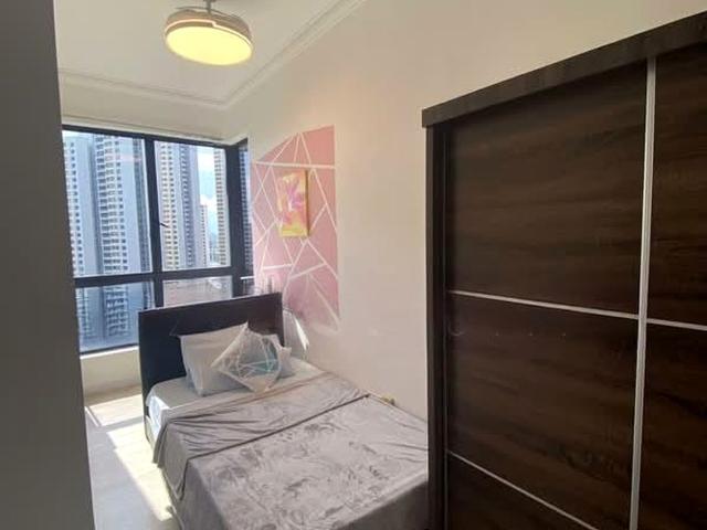 Heritage View D5, Condominium