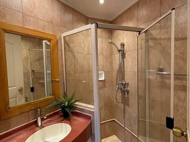 Heritage View D5, Condominium