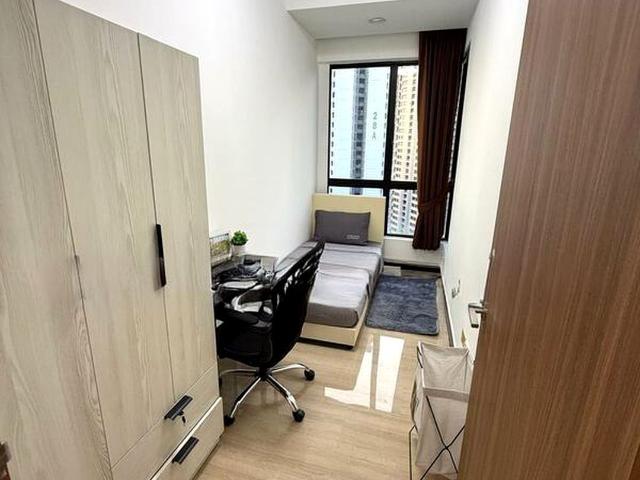 Heritage View D5, Condominium