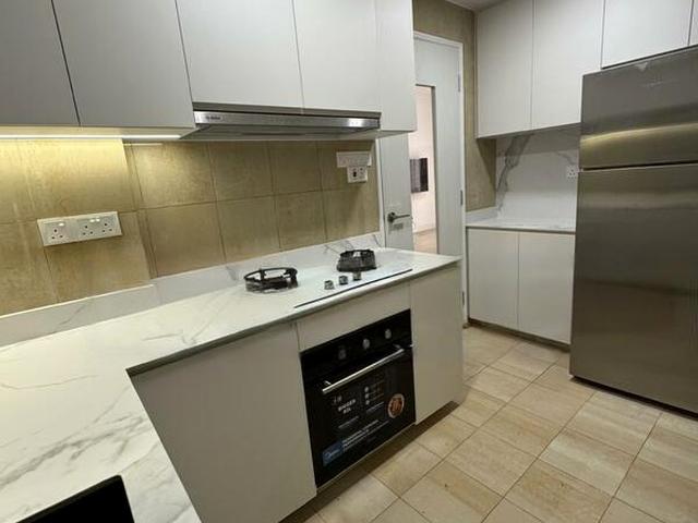 Heritage View D5, Condominium