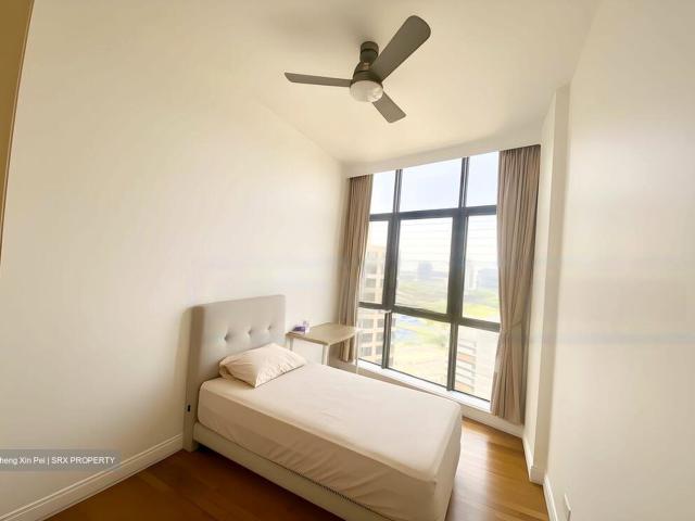 Heritage View D5, Condominium