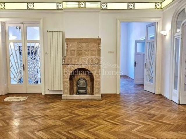 Heritage Apartment in the Heart of the Capital, Carol Park