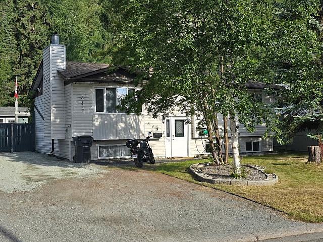 Heritage Home With 2 bedroom Suite, Heated Shop & Immediate Poss