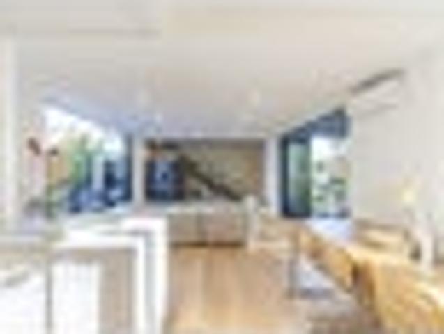 Heritage Modern with a dash of pilates!