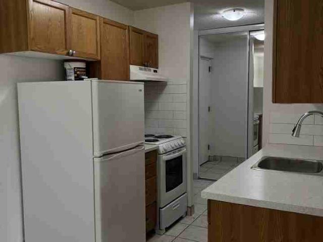 Heritage Place 1 Bedroom Apartment for Rent at 820 5 Ave Sw, Calgary, AB T2P 0N3 Downtown Calgary