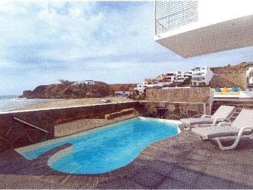 HERMOSA ARQUITECTONICAMENTE ESPECTACULAR CASA DE PLAYA MISTERIO