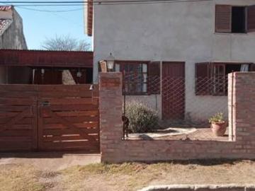 Hermosa cabaña en un gran terreno de 600 m2 a una cuadra de la Ruta 38. Huerta Grande