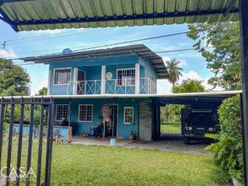 Hermosa Casa Con Gran Espacio Al Aire Libre En Boquerón