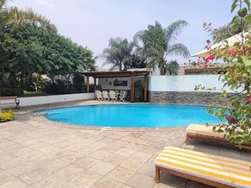 HERMOSA CASA CON PISCINA Y LINDOS JARDINES