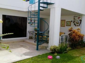 Hermosa Casa con vista a Parque A una cuadra Av. El Golf