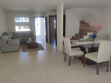 HERMOSA CASA CUATRO RECAMARAS EN PRIVADA CON AMENIDADES MUY CERCA DE CENTRO COMERCIAL EXPLANADA
