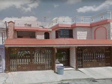 HERMOSA CASA A UN COSTADO DE COSMOPOL COACALCO