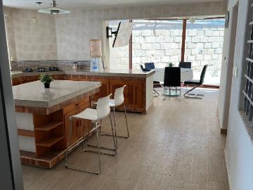 Hermosa Casa Amueblada en Renta !