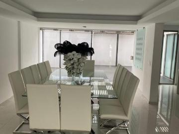 HERMOSA CASA AMUEBLADA UBICADA EN RESIDENCIAL BARCENAS EN METEPEC A PASOS DE PLAZA TOWN SQUARE