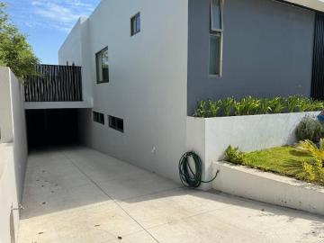 Hermosa casa Bosque Lagos Zona Andares Una Planta 3 Recamaras 600 mts