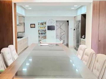 Hermosa Casa de 3 niveles en VENTA VG