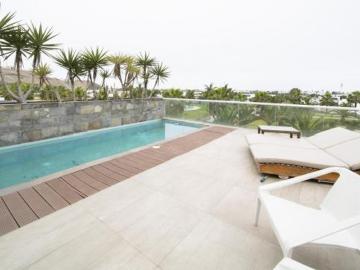HERMOSA CASA DE PLAYA EN CONDOMINIO CORAL, A 3.5KMS DEL BOULEVARD DE ASIA