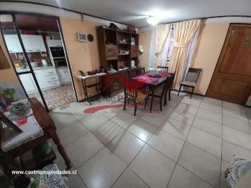 Hermosa Casa de Un Piso con 4 Dormitorios, 2 Baños, Quilicura. 4 Dormitorios por 220000. 00 en Quilicura