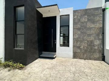 HERMOSA CASA DE UNA PLANTA EN REAL DE COMALA