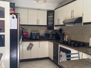 Hermosa casa de venta proximo colegio SEK de Quito