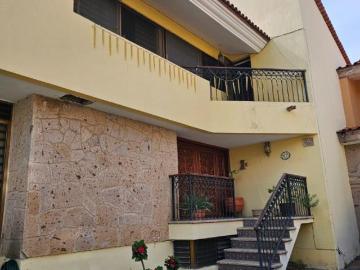 HERMOSA CASA EN COTO ESSEX, PARQUE REGENCY ZAPOPAN, JAL