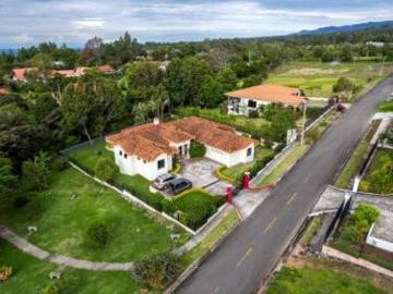 Hermosa Casa en Alto Boquete