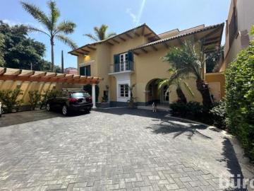 HERMOSA CASA EN ALQUILER CON 4 DORMITORIOS Y BUEN JARDIN EN SAN ISIDRO