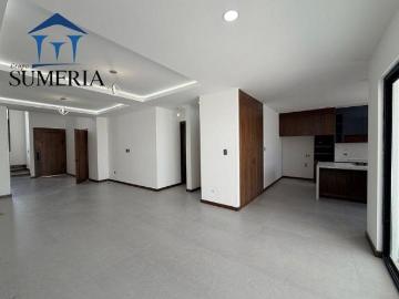 Casa en Bosque Real con Recámara en PB