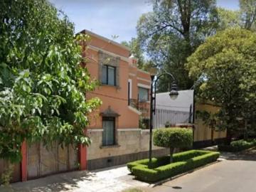 HERMOSA CASA EN DEL CARMEN COYOACÁN
